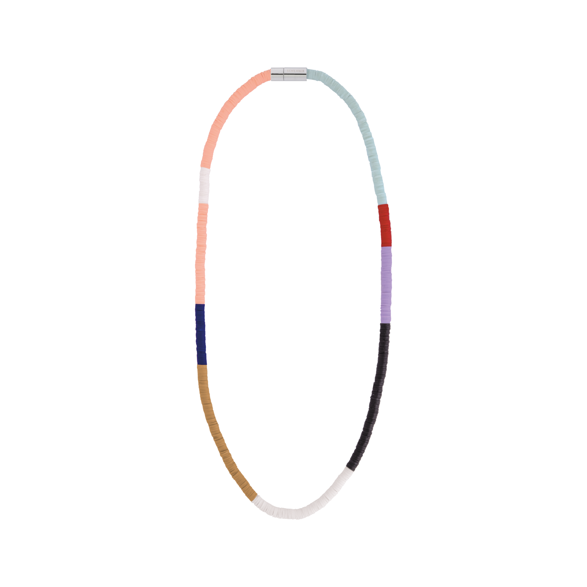 Ketting van platte, ronde schijfvormige kralen, ovaal op een witte achtergrond. Kleurblokken: perzik, wit, marineblauw, goudbruin, wit, zwart, lavendel, rood en lichtblauw. Zilverkleurige sluiting.