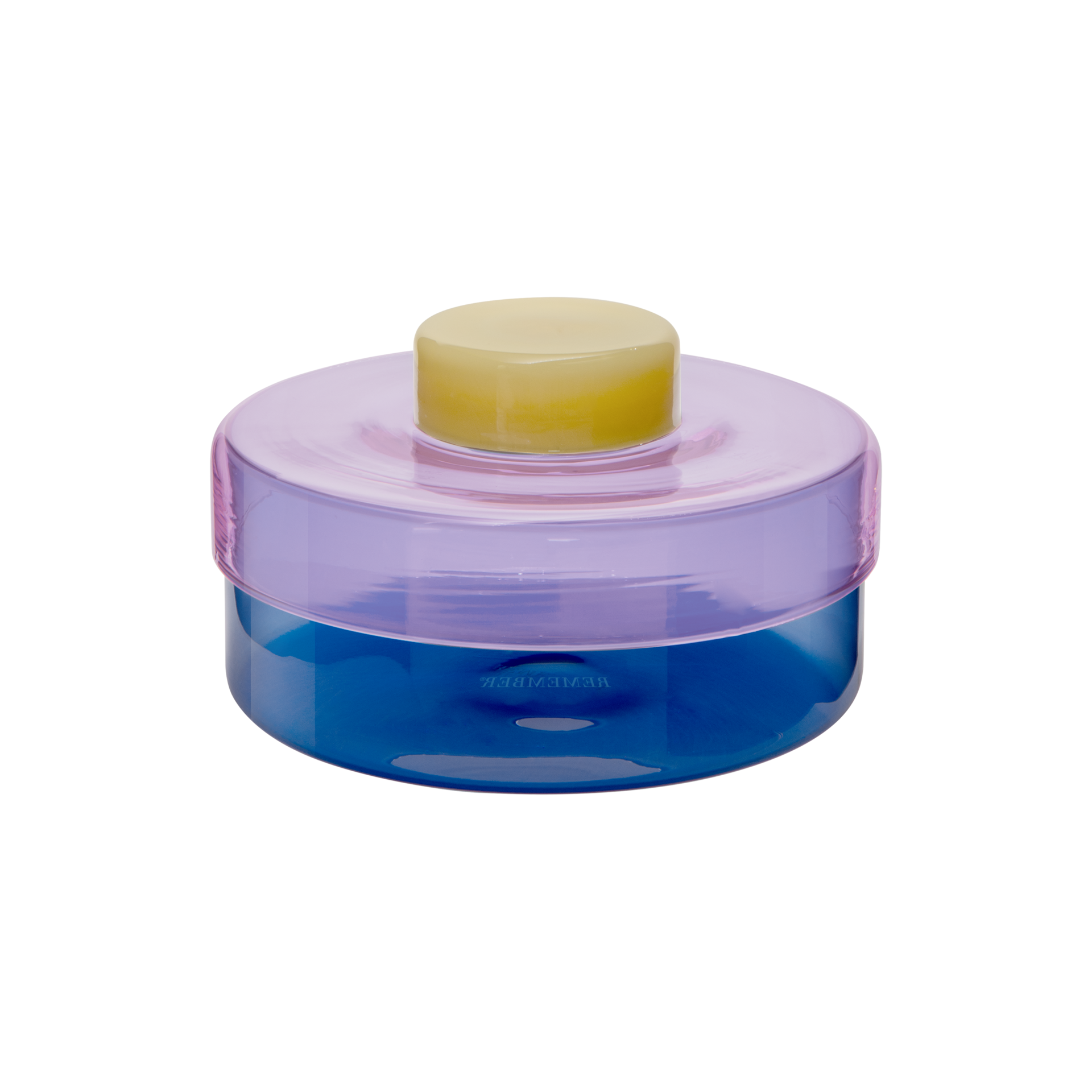 Runde Glasdose Milou mit einem transparenten blauen Korpus und einem opaken Deckel in Rosé-Lila. Ein zylindrischer, gelber Griff sitzt mittig auf dem Deckel. Die Dose ist auf einem weißen Hintergrund isoliert dargestellt.