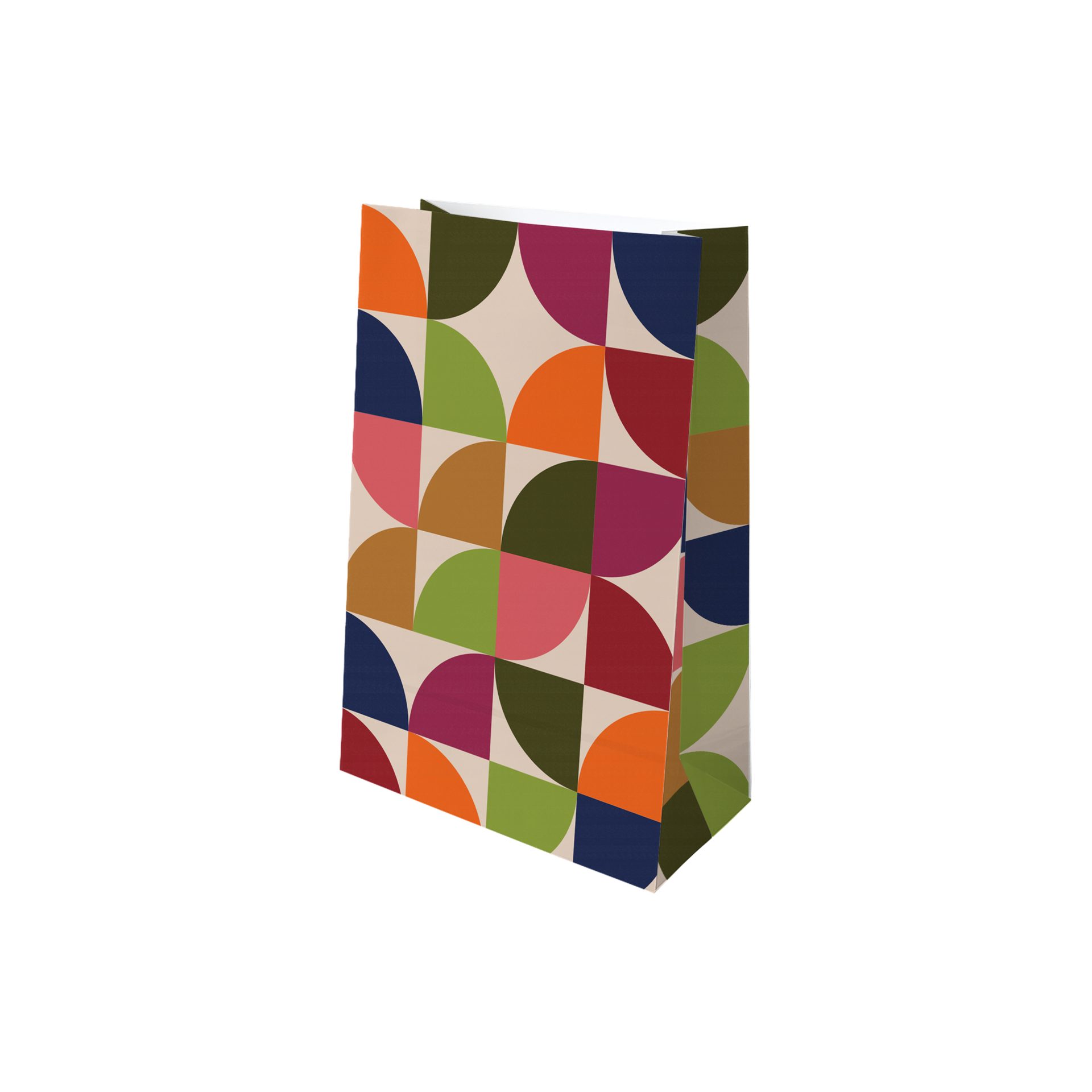 Se ve una sola bolsa de papel colocada en posición vertical, con un colorido diseño geométrico formado por cuartos de círculo en naranja, azul oscuro, rosa, verde oscuro, burdeos y marrón sobre un fondo claro. Se ven la parte delantera y los laterales.