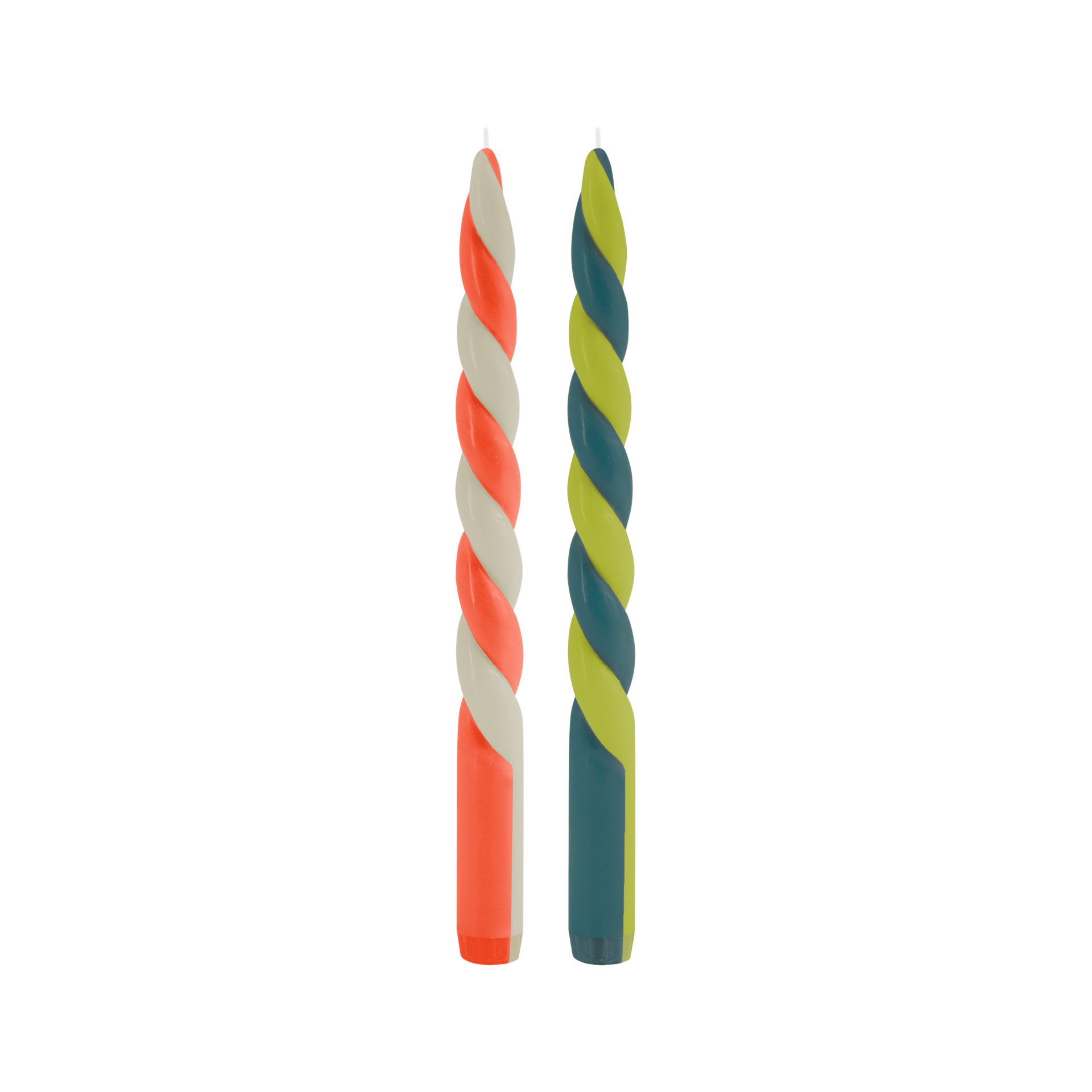 Dos velas cilíndricas del conjunto «Vienna», una en color naranja crema y otra en azul petróleo y verde lima, una al lado de la otra sobre fondo blanco.
